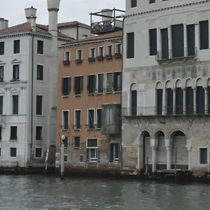 https://locanda-leon-bianco-venice.hotelinveneto.com