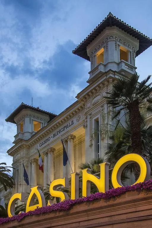 Sakura Inn San Remo 2*,